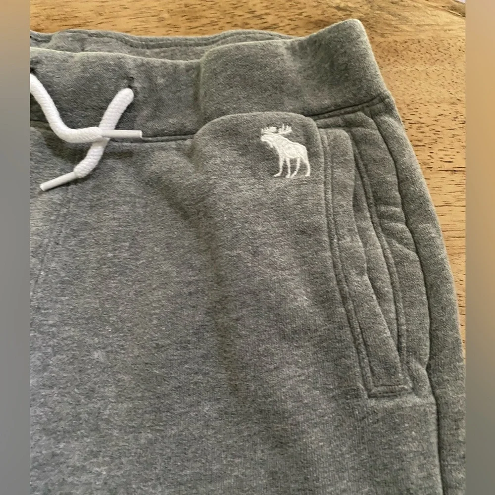 Abercrombie Kids Sz 13/14 Heather Gray Fleece Logo Joggers‎